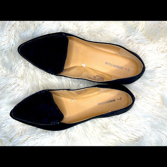 🖤 Black Suede Pointed Toe Flats 🖤 - Picture 2 of 3